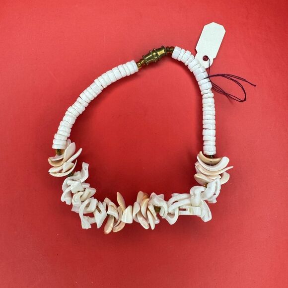 Seashell Bracelet 8.25” Length - Picture 1 of 3